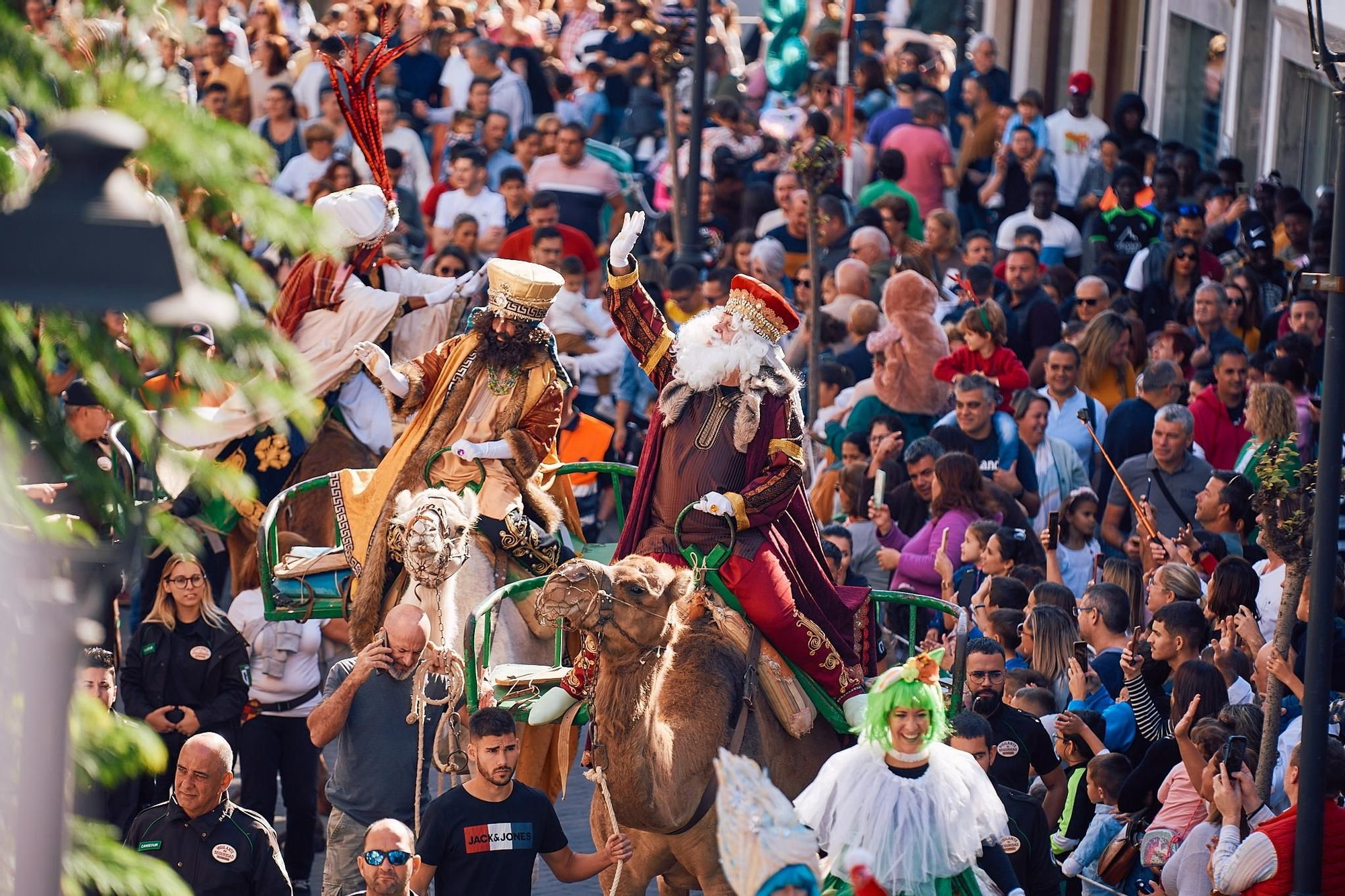 Los Reyes Magos visitan Canarias