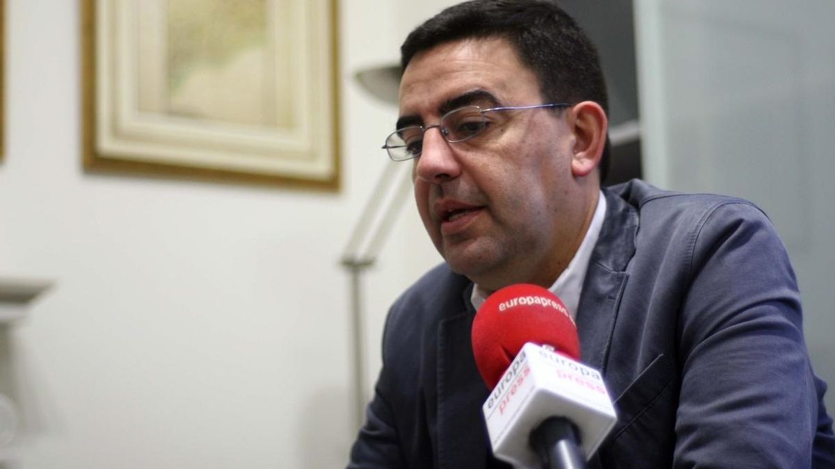 PSOE-A ve espacio de entendimiento con C's y espera que no haya una "pinza" PP-Podemos para "bloquear" al Gobierno