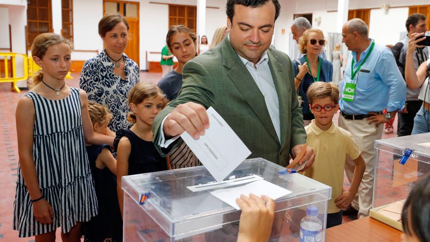 Vota el candidato de Vox, Alberto Rodríguez