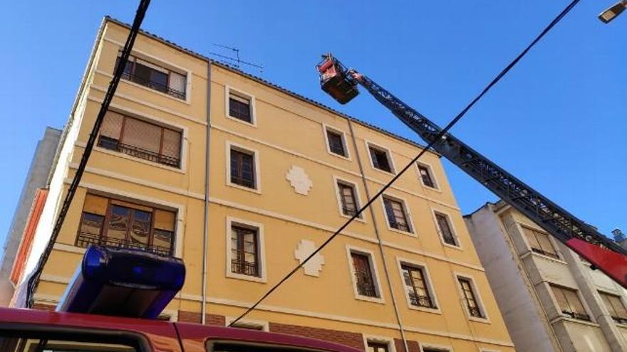 Los Bomberos de León intervinieron en varias incidencias relacionadas con las fuertes rachas de viento./ Foto: Bomberos de León