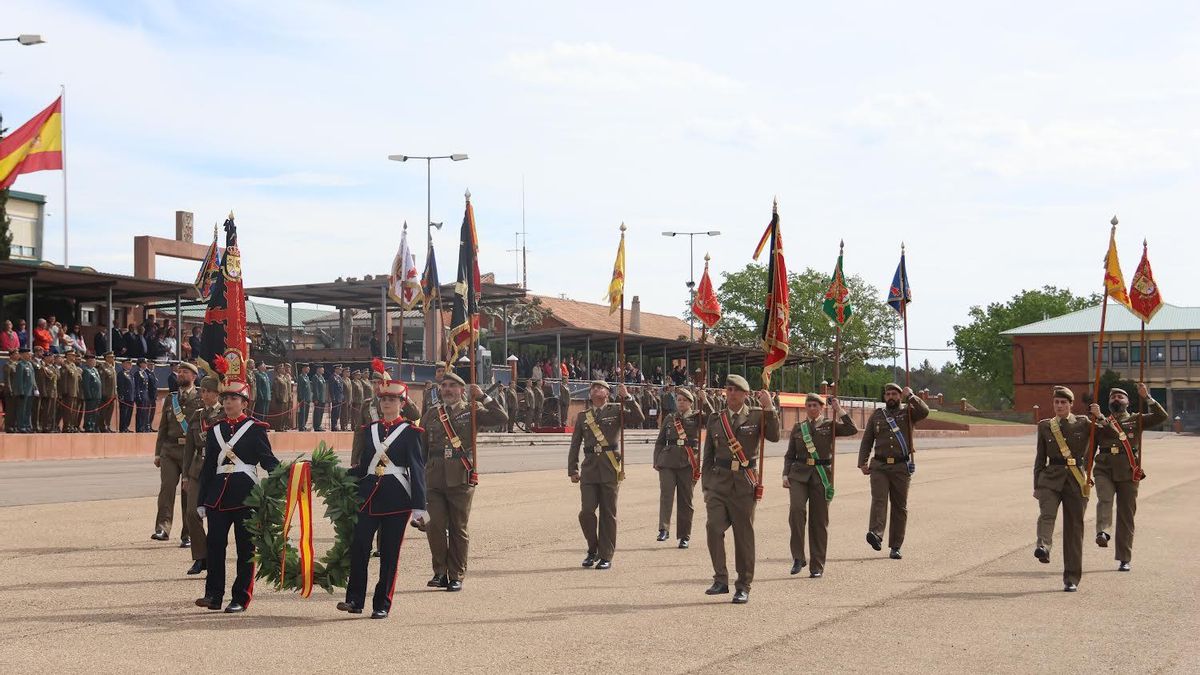 La base Conde de Gazola acoge el homenaje del Mando de Artillería de Campaña a los capitanes Daoiz y Velarde.