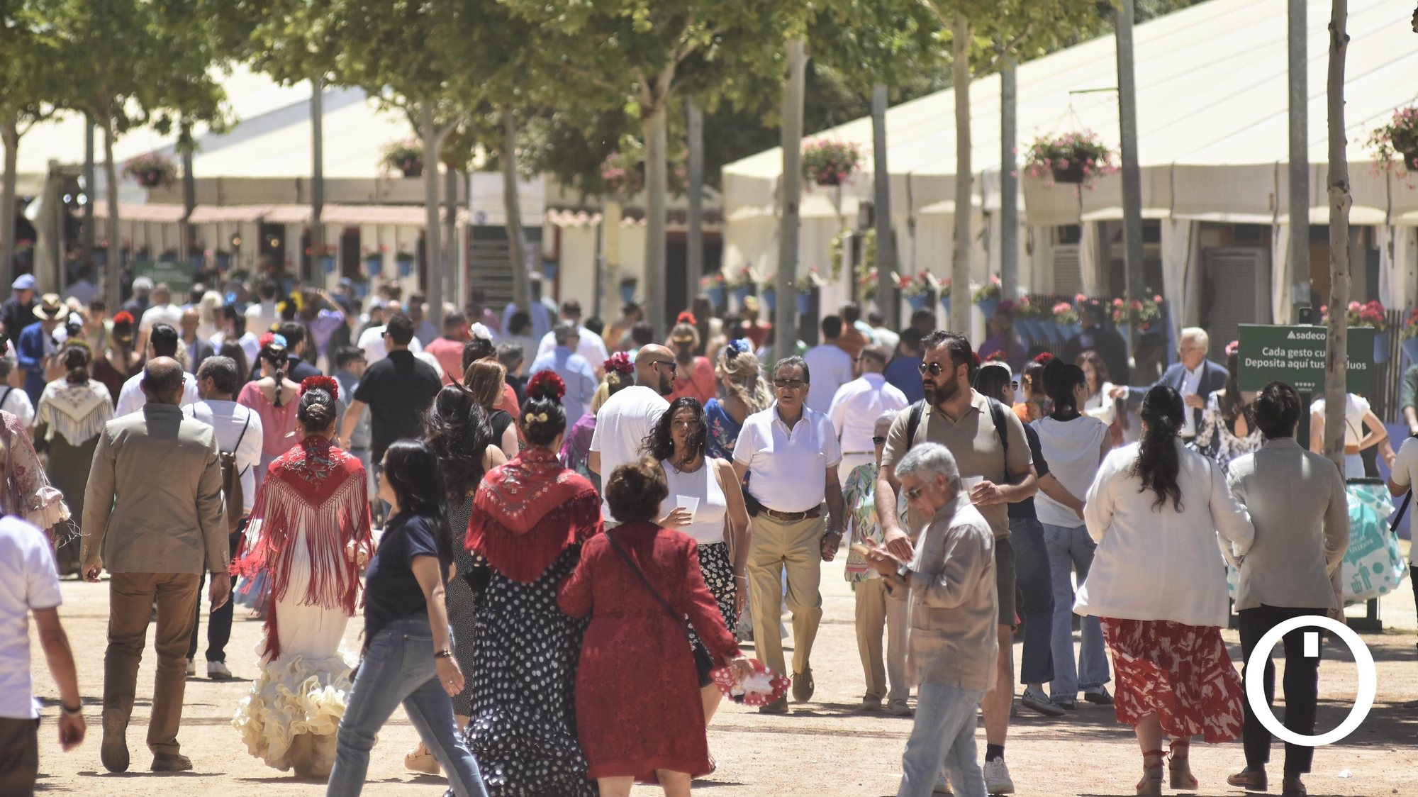 Ambiente de domingo en la feria