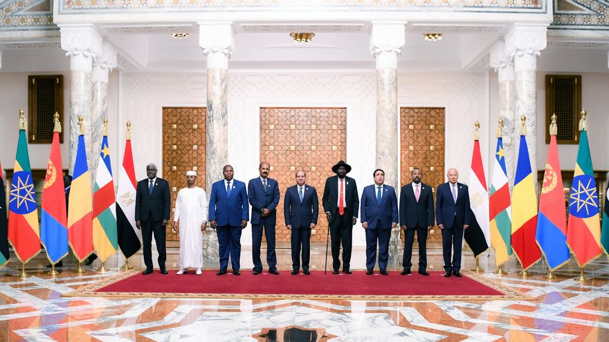 Vecinos de Sudán piden paz, ayuda para los refugiados y "no injerencia" en el país árabe