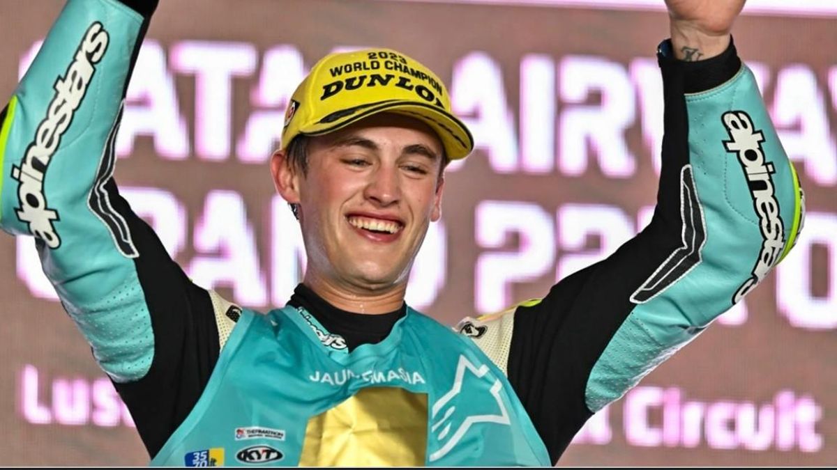 Jaume Masiá tras proclamarse campeón del mundo de Moto3.