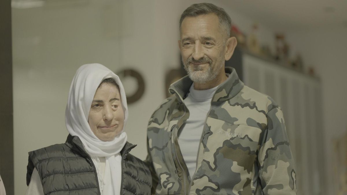 El doctor Cavadas, en el estreno de 'Operación África'