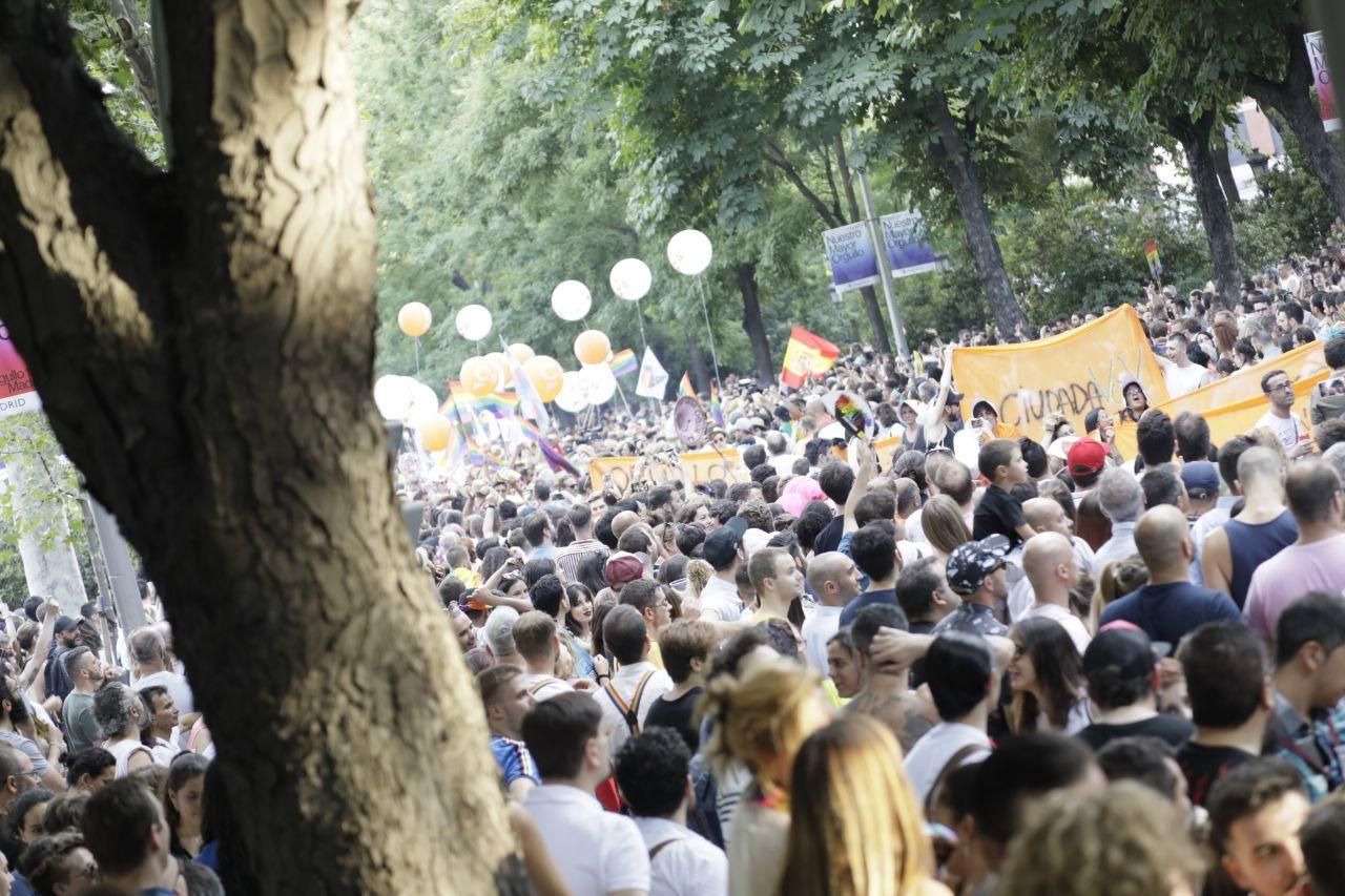 Asistentes a la marcha se unen al mensaje de 'El cuento de le ciudadane' y gritan "fuera" a Ciudadanos / Marian Leon