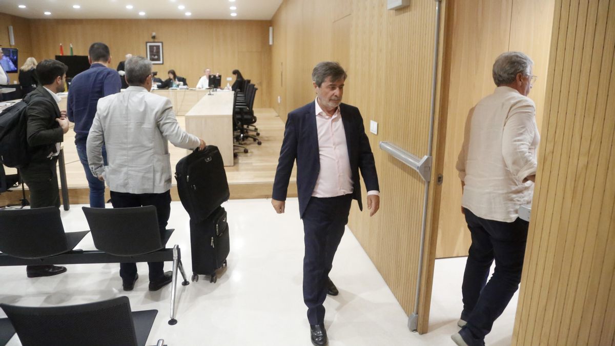 El juicio a Carlos González, visto para sentencia: la Fiscalía rebaja su acusación y dos acusados quedan absueltos