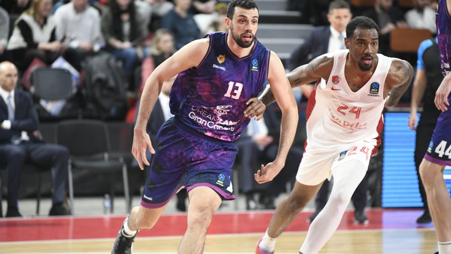 El Gran Canaria sucumbe en la prórroga y pierde el liderato