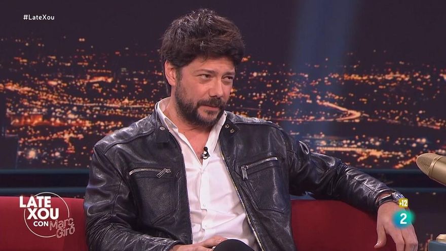 Álvaro Morte confirma su nueva serie en Netflix y avanza que le gustó porque no es "el típico thriller testosterónico"