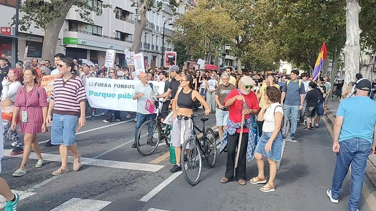 Un momento de la manifestación por la vivienda celebrada este sábado en València.