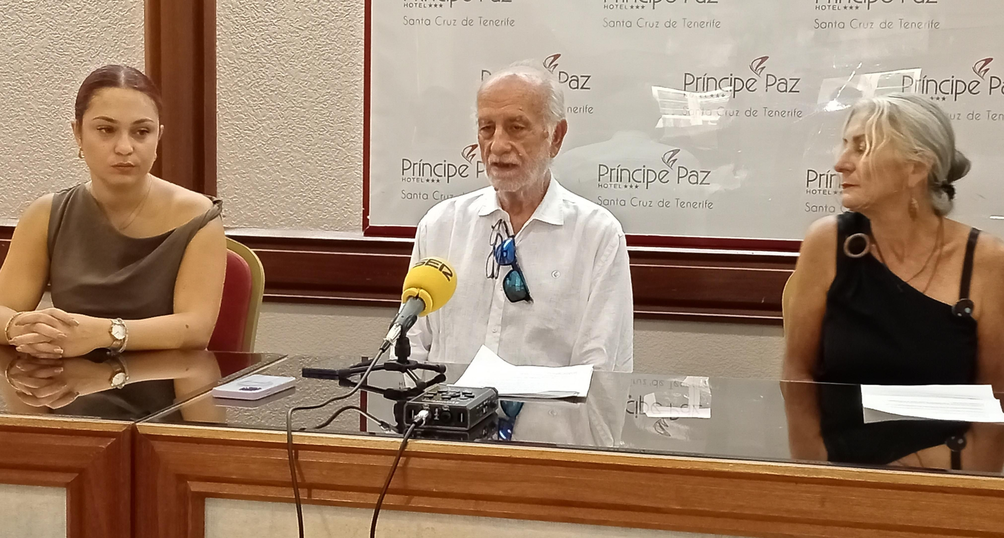 Rueda de prensa de José Luis Langa González y Beatriz Castro.