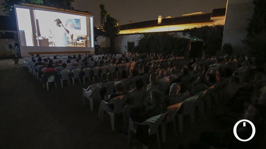 El Ayuntamiento valora lanzar subvenciones específicas para paliar el déficit económico de los cines de verano