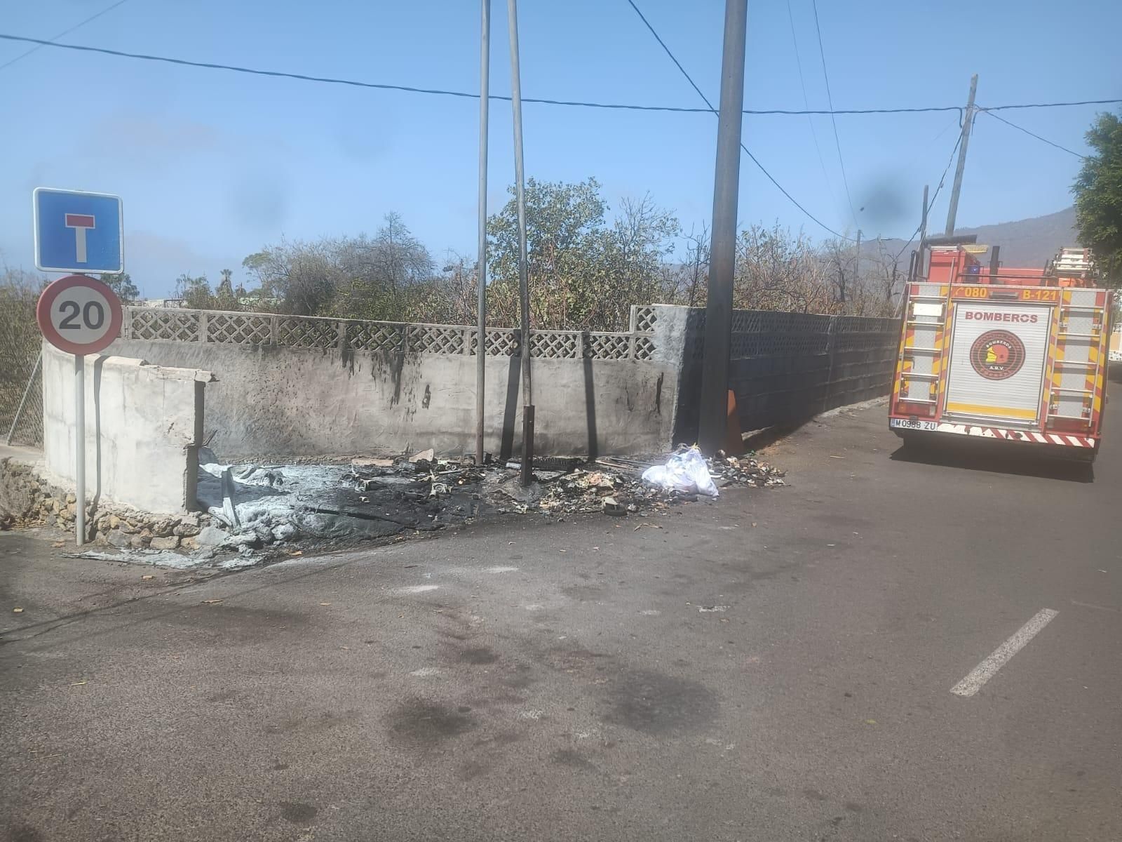 Zona donde se encontraban los contenedores que ardieron en El Paso.
