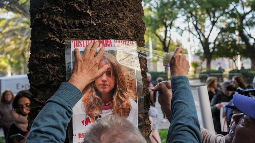 Archivo - Pegada de un cartel con una foto de Marta del Castillo. Imagen de archivo.