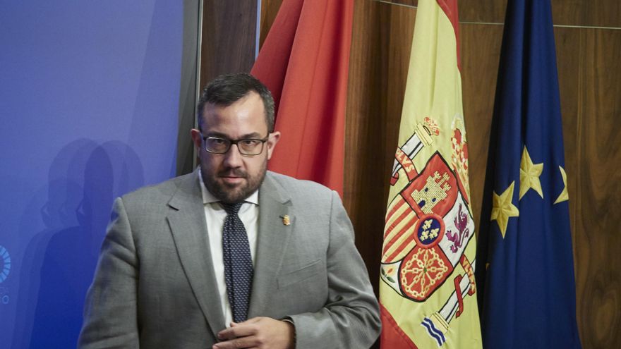 Los funcionarios navarros tendrán un abono salarial retroactivo del 1,5% este año y un incremento del 2,5% en 2023