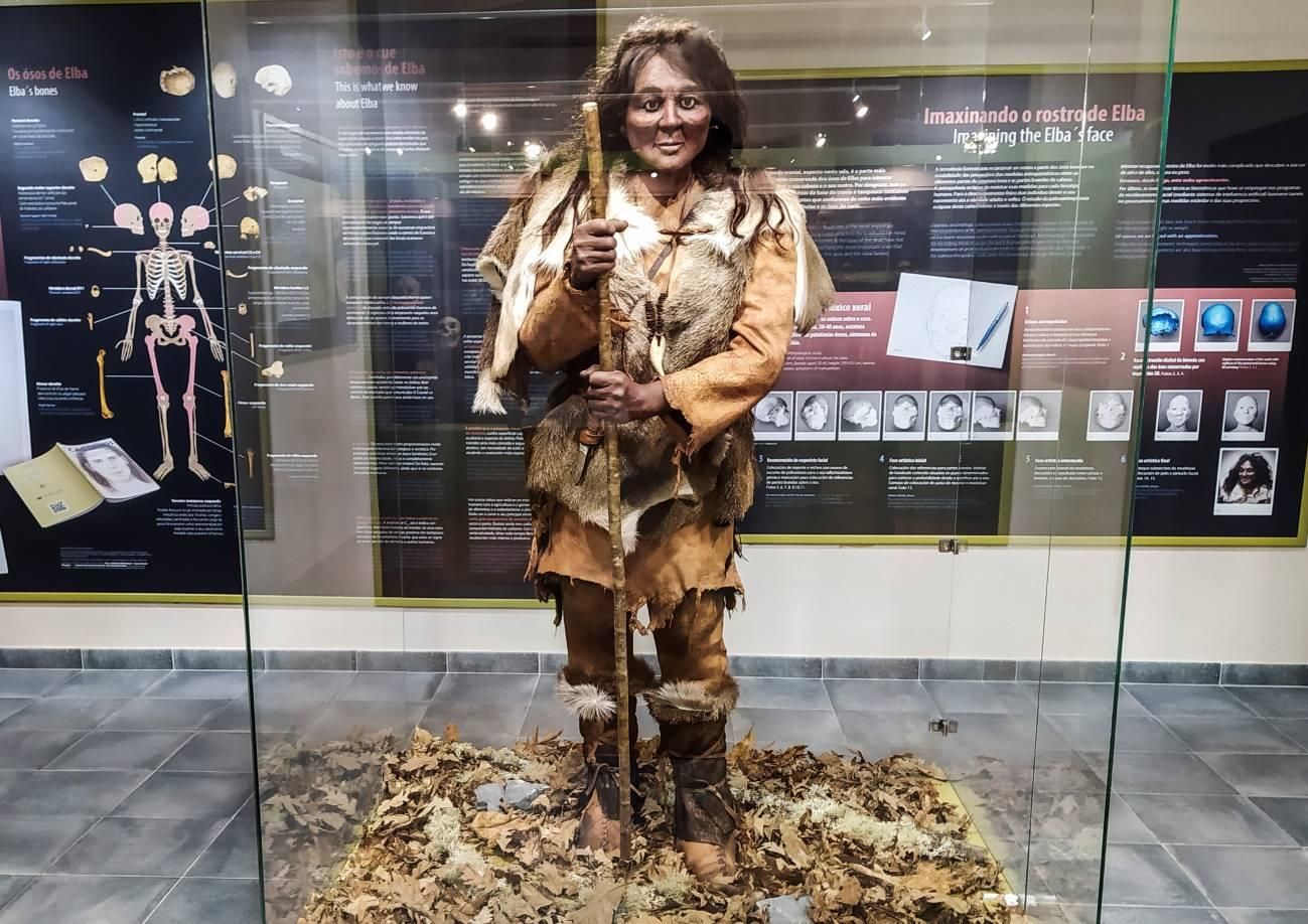 Reconstrucción de la mujer Elba en el Museo Xeolóxico de Quiroga. / MUXEQ