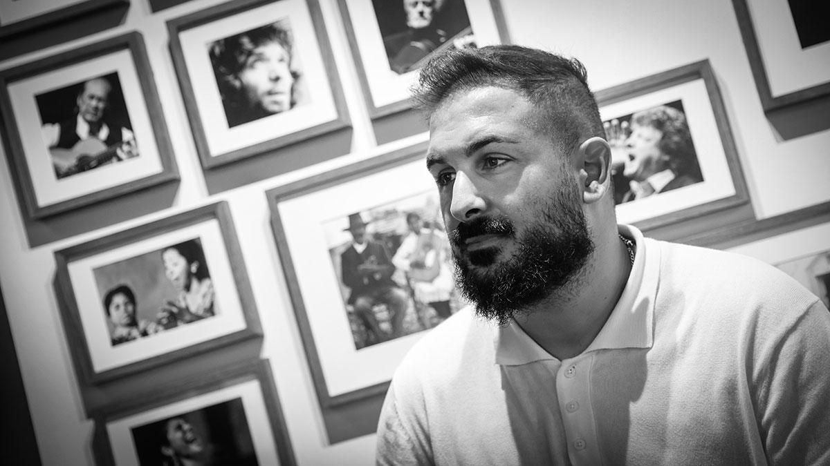 Entrevista N&B al cantaor flamenco, Rafa del Calli