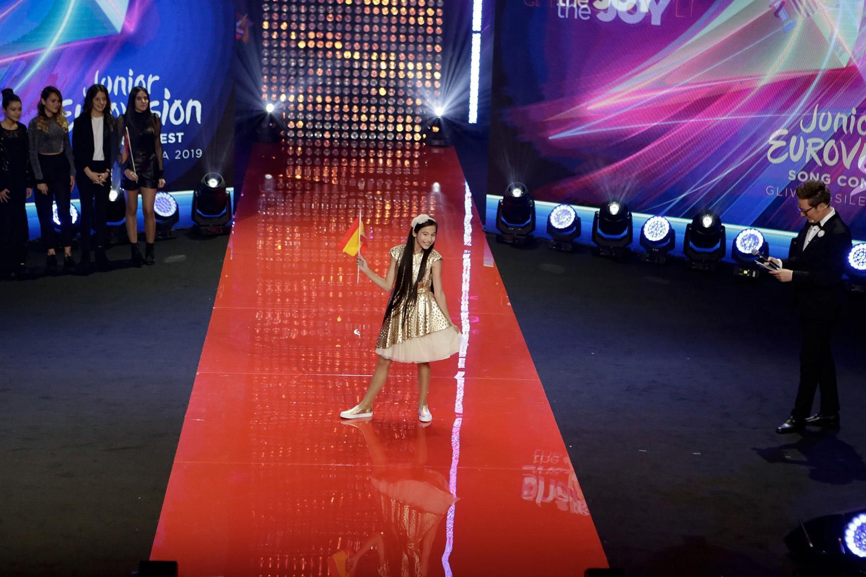 Melani en la Ceremonia de Inauguración de Eurovisión Junior 2019 en el Teatro de Silesia