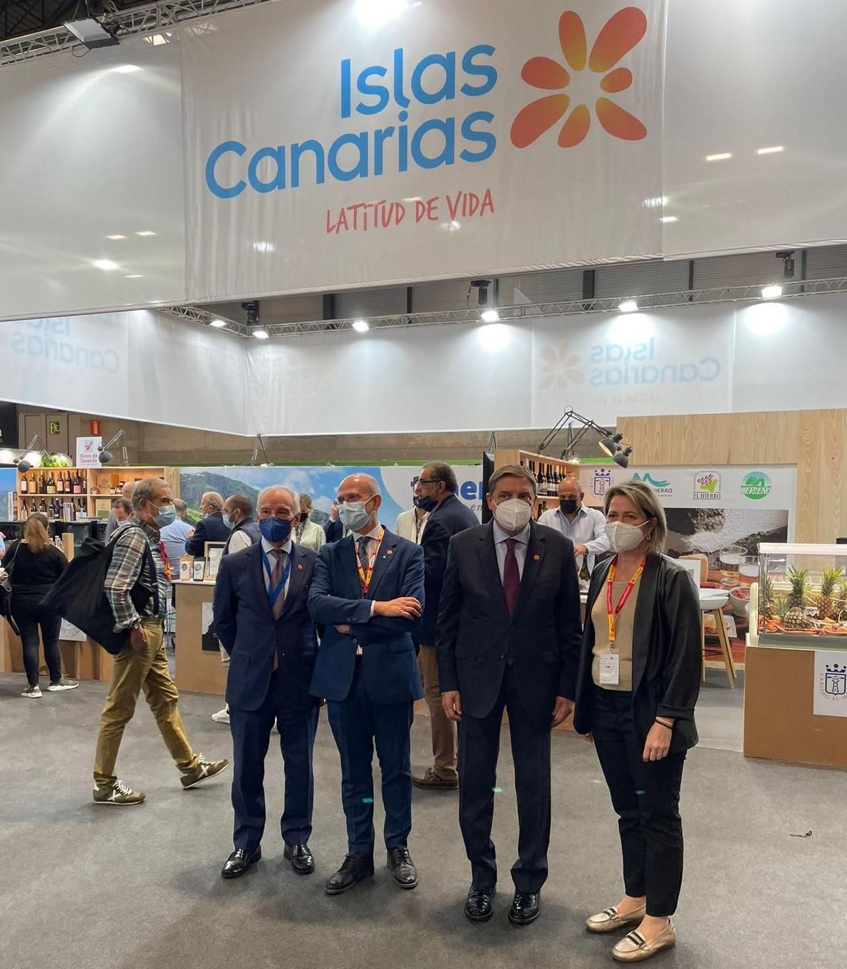 Alicia Vanoostende en el stand de Canarias.