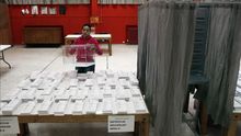 La mayoría de la población electoral no ha votado en las urnas monarquía o república. EFE