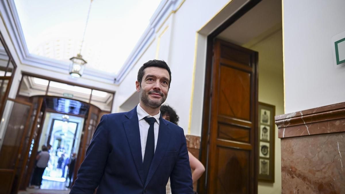 Consumo expedienta y bloquea las polémicas plataformas de apuestas Polymarket y Kalshi por operar sin permiso