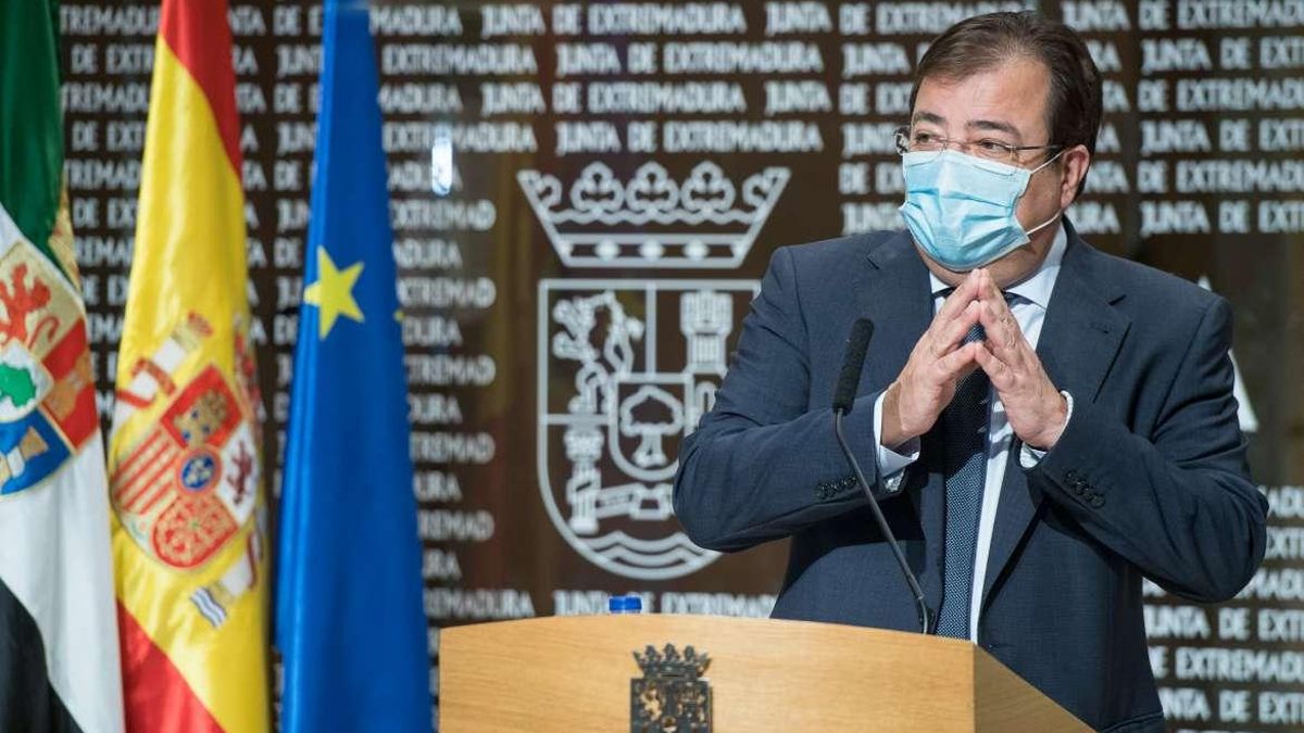 Fernández Vara durante la rueda de prensa posterior a la reunión de la Conferencia de Presidentes