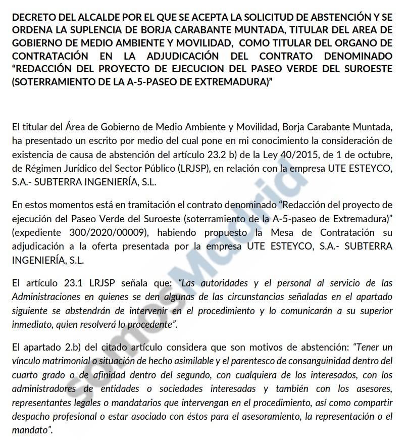 Decreto del alcalde aceptando la abstención de Borja Carabante una semana después de la primera adjudicación