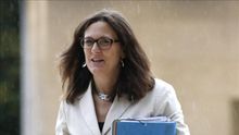 La comisaria europea de Interior aseguró que no es necesaria la violencia para parar la inmigración ilegal