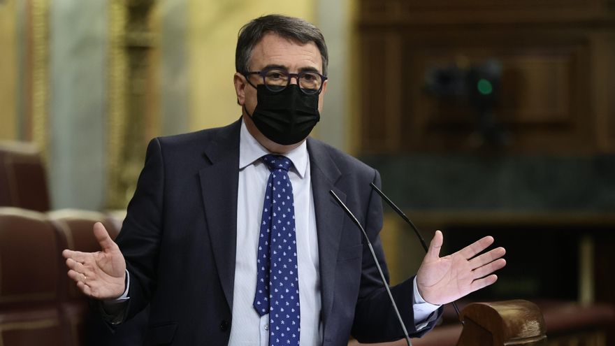 El portavoz del PNV en el Congreso de los Diputados, Aitor Esteban, interviene en una sesión plenaria en el Congreso de los Diputados, a 2 de febrero de 2022, en Madrid (España). En el pleno de hoy, se debaten, entre otros temas, si el Ministerio de Defensa ha valorado mandar militares adicionales en caso de conflicto militar en Ucrania; las consecuencias de la reforma laboral para el sector agrario leer más español; y el anteproyecto de Ley de Vivienda. Fecha: 02/02/2022. leer menos