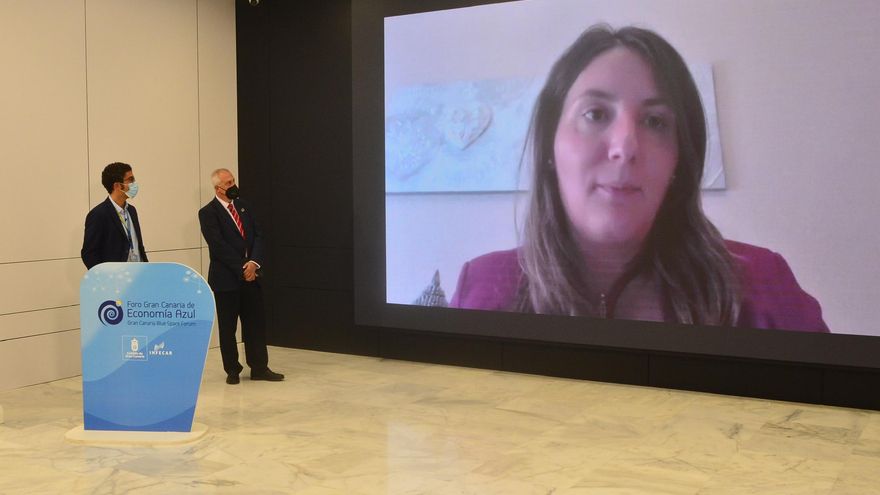 Guillermo Quintana, técnico en la SPEGC; Emilio Iglesias, jefe de área de Promoción Institucional del CDTI y Silvia Moreno, gerente del área de Estrategia KPMG España y responsable de la oficina técnica de Ports 4.0.