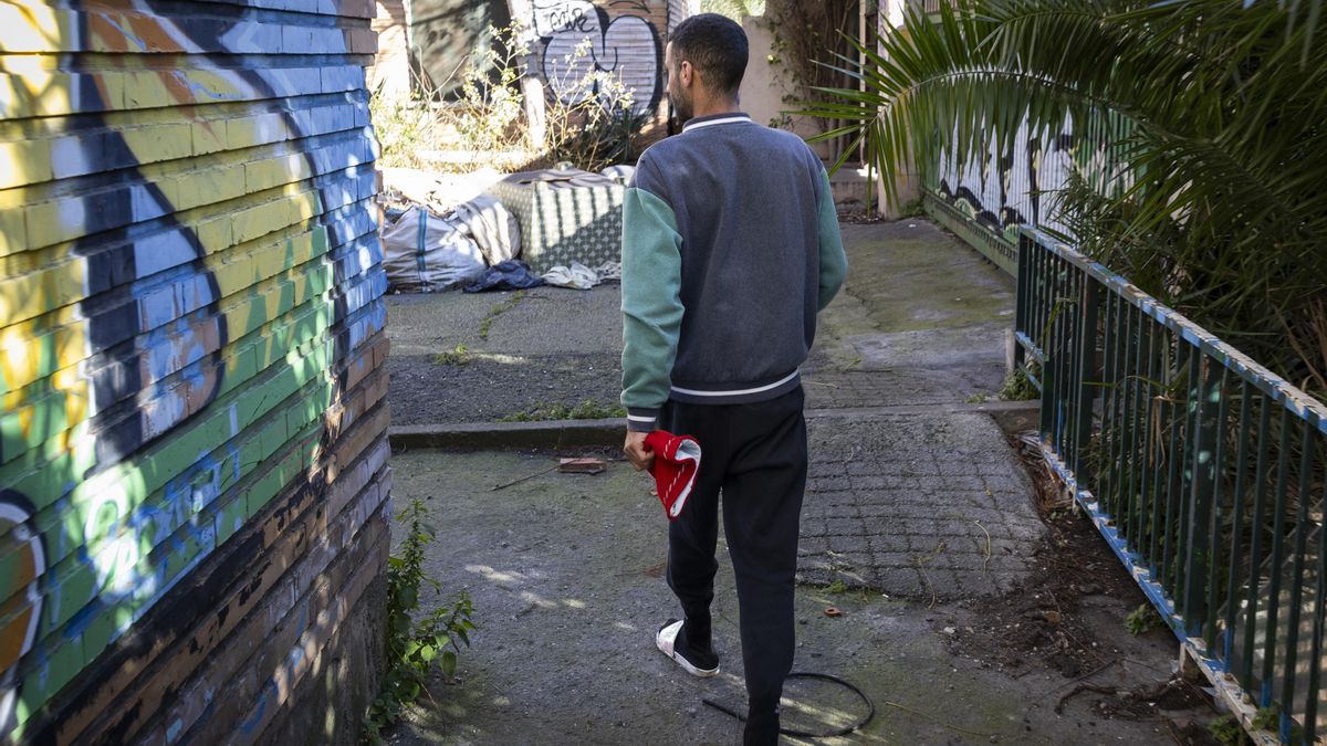 Un dels afectats pel desallotjament