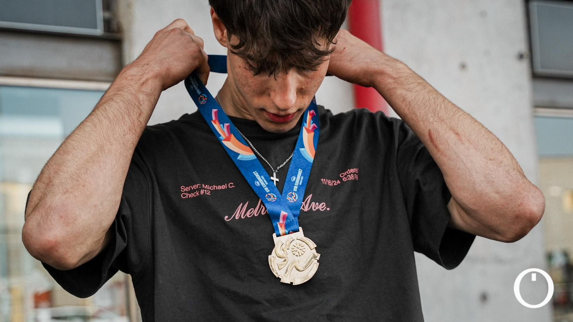 Guillermo del Pino en su llegada a Córdoba tras ganar el Eurobasket sub-18