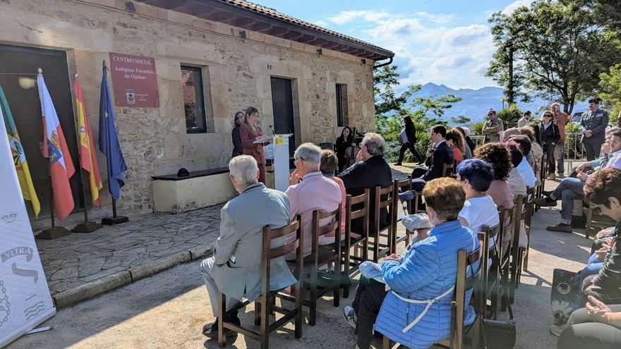 La Delegación del Gobierno homenajea en Rasines a la familia Montes Maza, víctimas del exilio y la represión