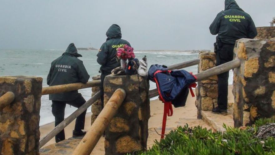 El naufragio de una patera en Cádiz el pasado lunes deja ya 14 cadáveres