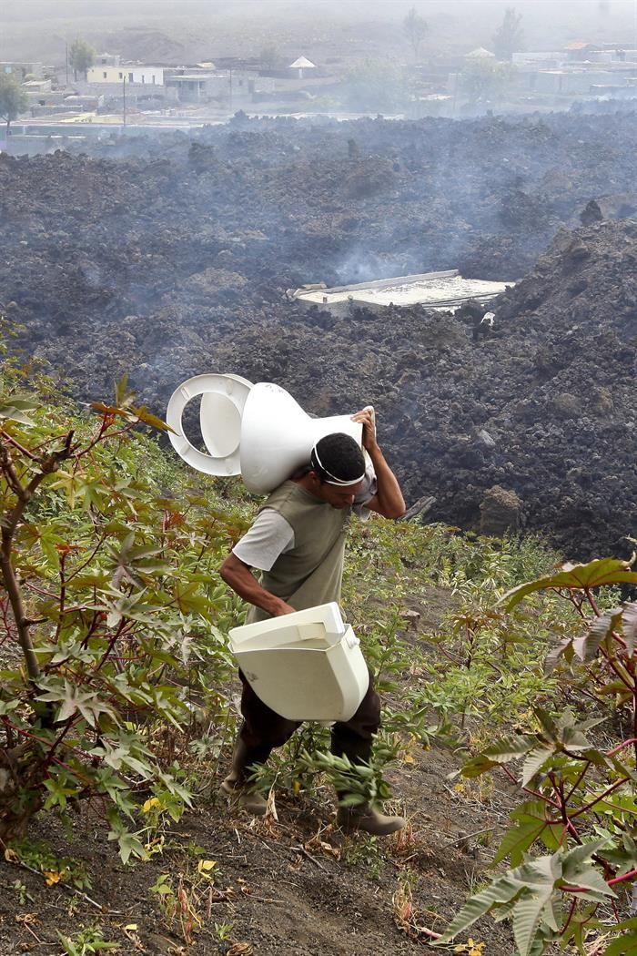 Erupción en la isla de Fogo, en Cabo Verde | EFE/JOÃO RELVAS