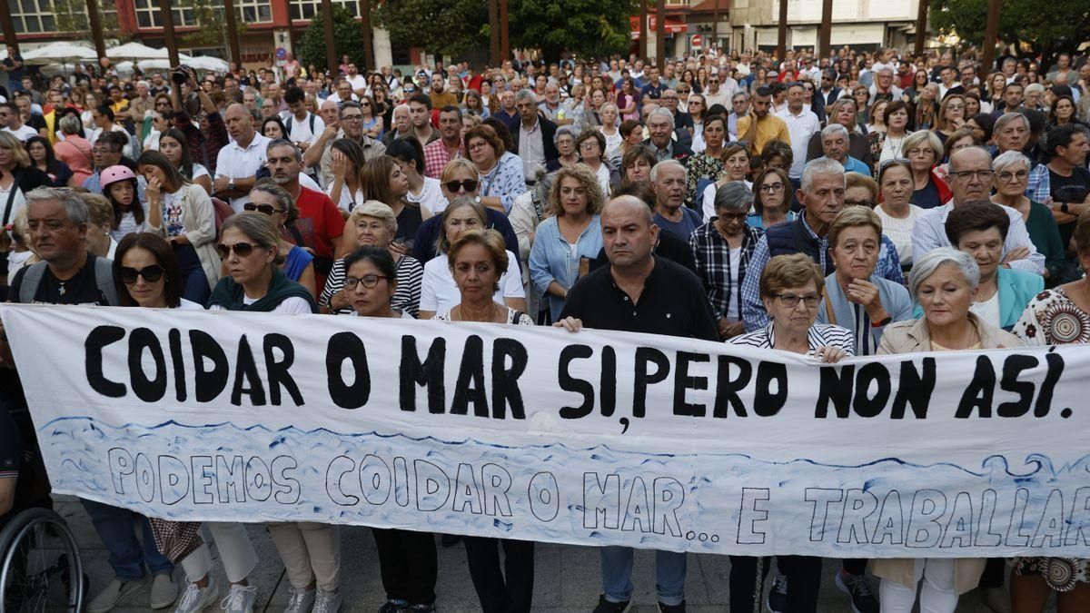 Protesta contra el veto a la pesca de fondo en Ribeira (A Coruña) en 2022