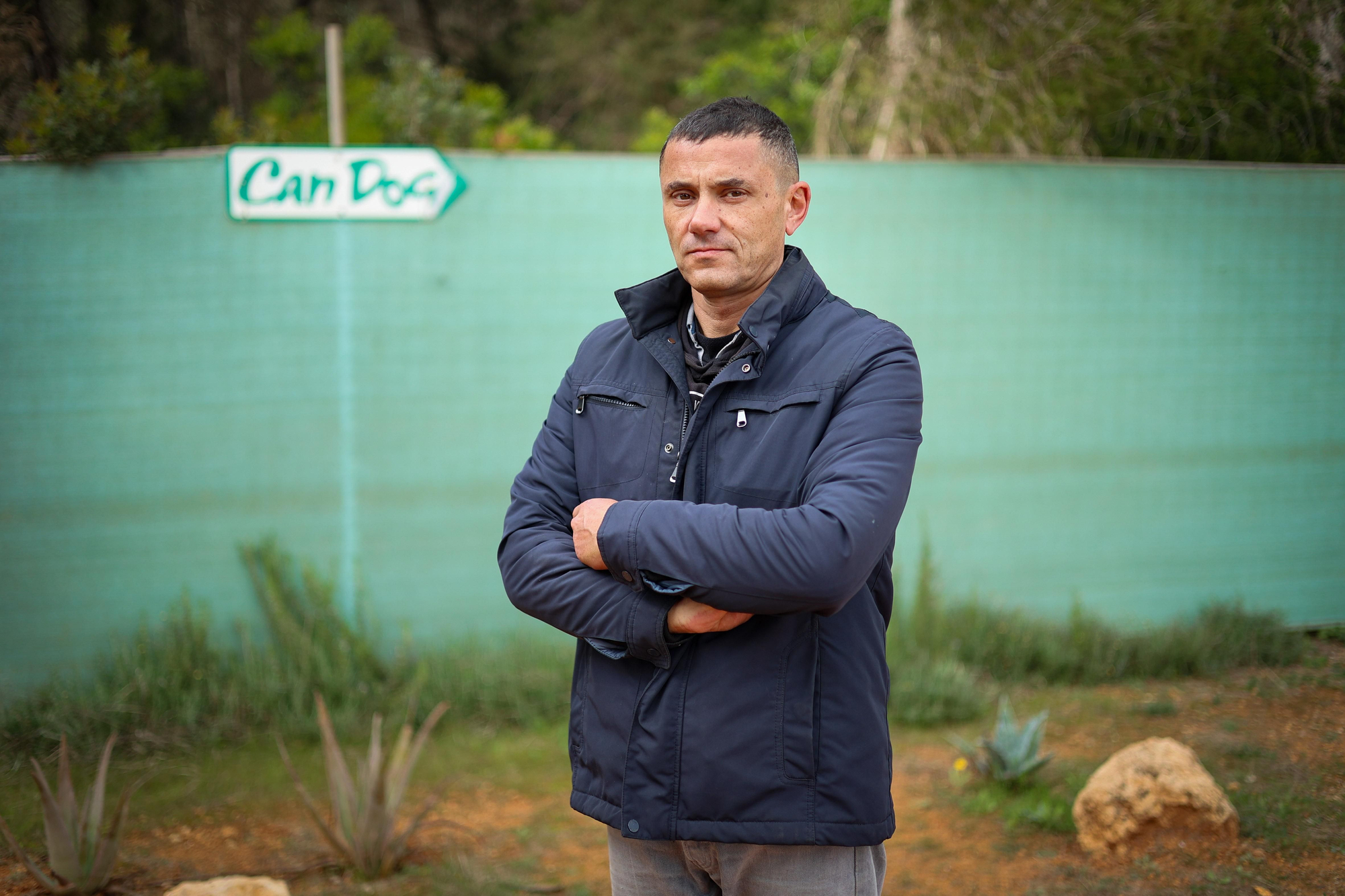 Olivier Hassler, representante de Pacma, partido que lleva años denunciando la situación de los perros en Can Dog, que convivían con roedores, basura y excrementos