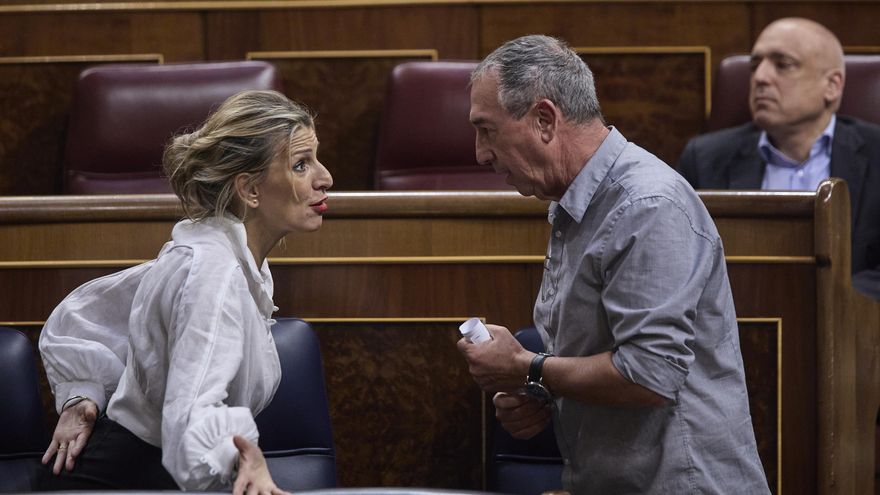 Archivo - La vicepresidenta segunda y ministra de Trabajo y Economía Social, Yolanda Díaz y el portavoz de Compromís en el Congreso, Joan Baldoví.
