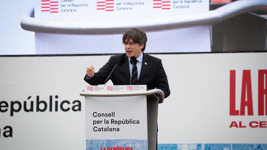 Puigdemont pide aglutinar el catalanismo independentista en un nuevo partido