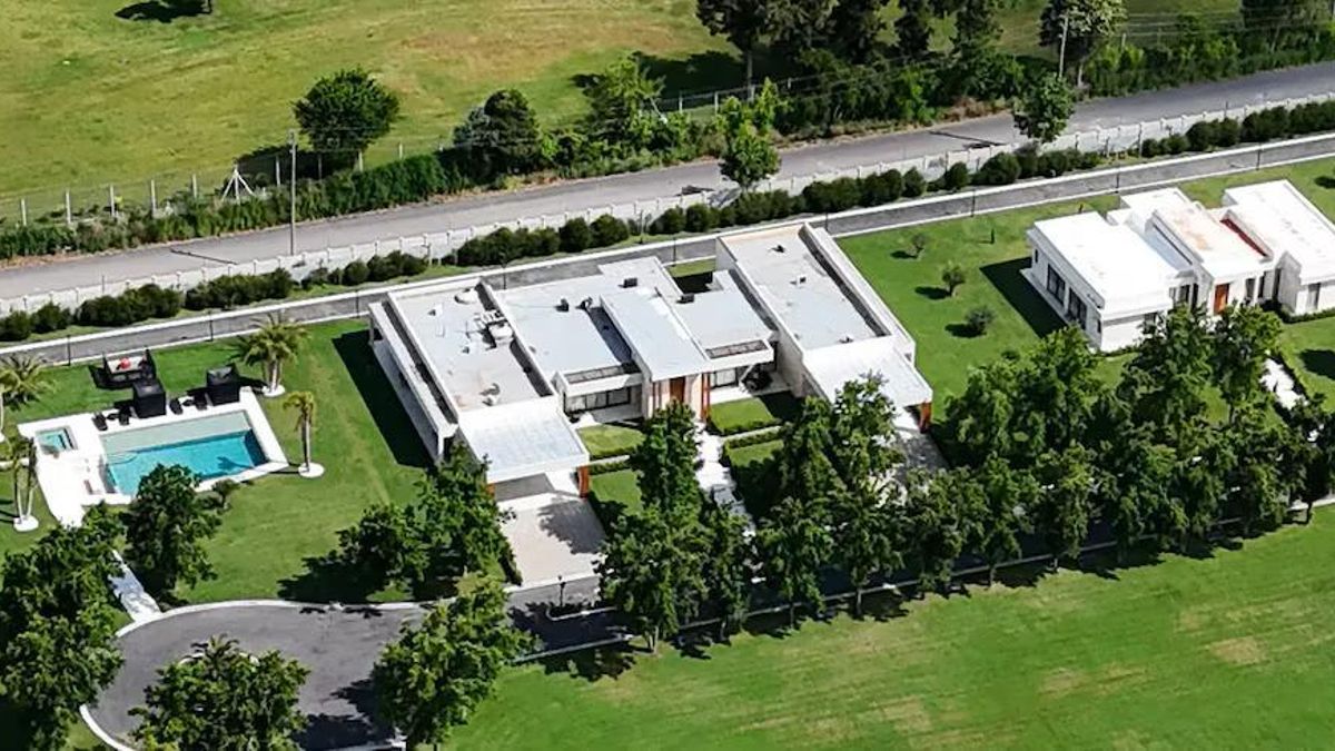 La Justicia allana una mansión que vinculan a "Chiqui" Tapia en la causa que investiga a Sur Finanzas por presunto lavado de activos