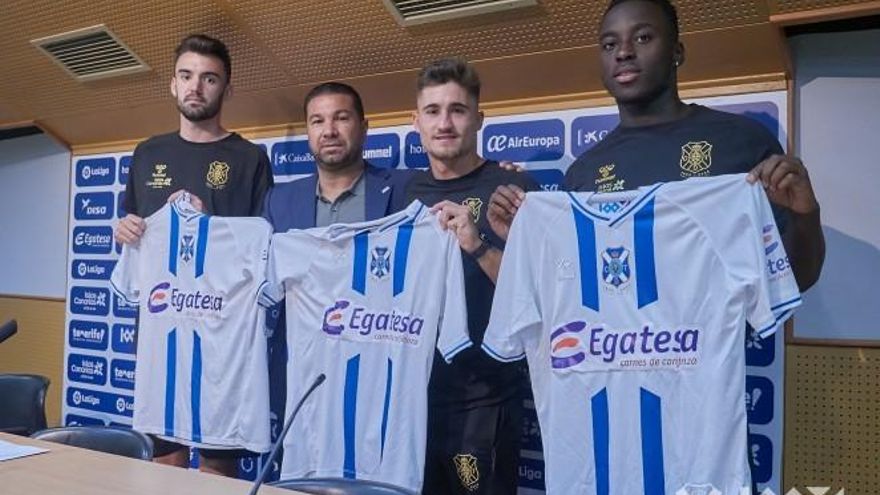 El CD Tenerife presenta a sus últimos fichajes