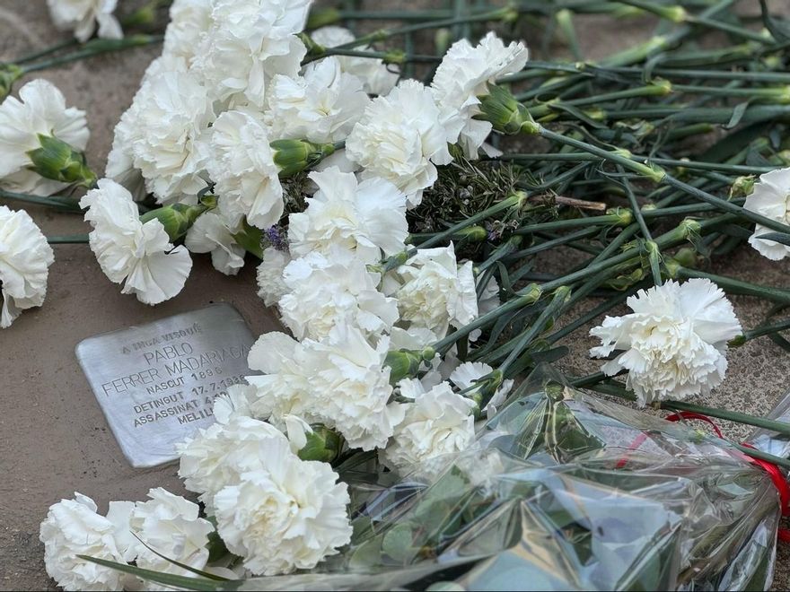 Piedra de la memoria en homenaje a Pablo Ferrer Madariaga