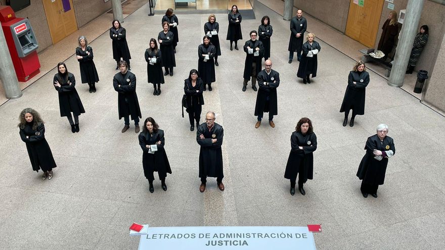 Los letrados judiciales mantienen la huelga indefinida: “El Ministerio de Justicia nos ha engañado”