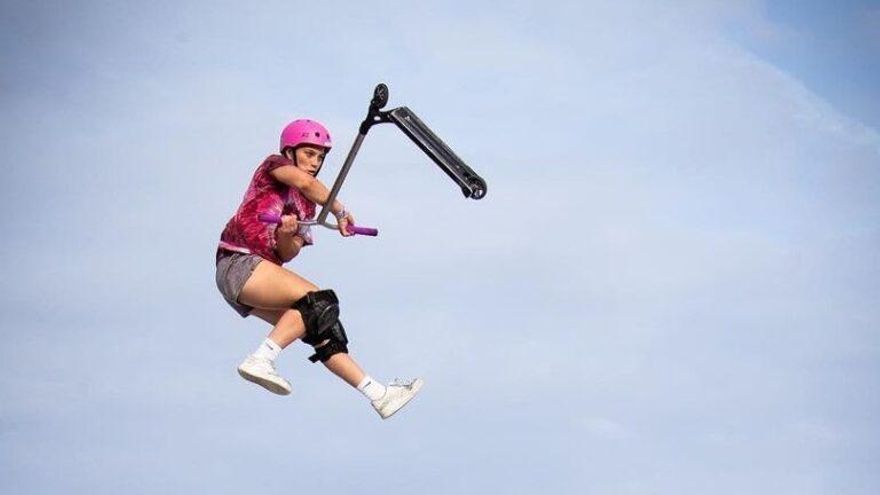 Mia Catalano, profesional del scootering y participante en el festival