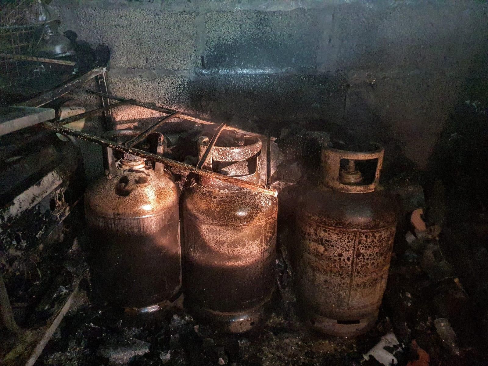 Imagen tras el incendio registrado en un pajero de la zona de La Laguna (Los Llanos de Aridane). Foto: BOMBEROS LA PALMA.