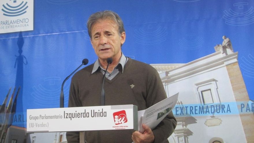 IU Extremadura pide dimisión de Monago "con todas las consecuencias" porque "no aclaró nada" sobre sus viajes a Canarias