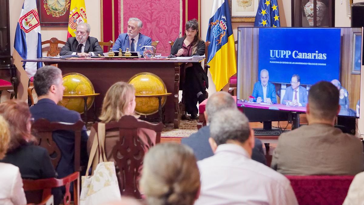 Más de 800 personas se han sumado ya al manifiesto en defensa de las universidades públicas de Canarias