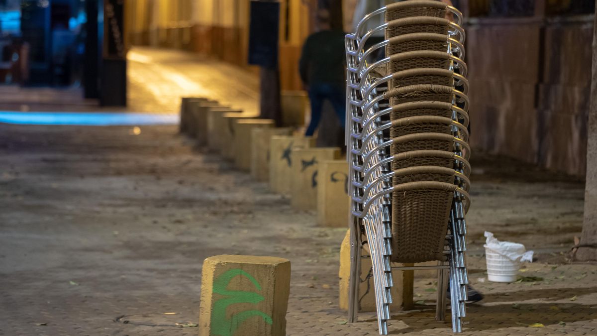 Los bares tendrán que cerrar a partir de las 20 horas en Sevilla, Córdoba, Granada y Almería.