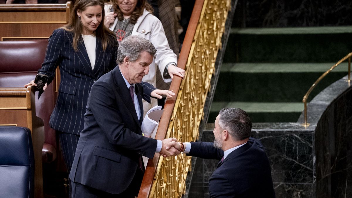 Expulsión y multas hasta 20.200 euros: la letra pequeña de la ley de Vox para prohibir el velo islámico que apoya el PP