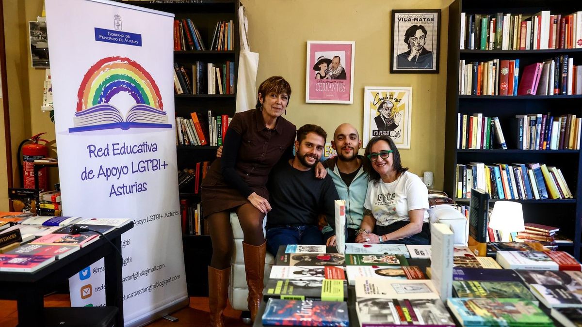 Eva Irazu, Adrián Ortiz, Fran Borrego y Pilar Quirós en la Librería Kafka & Co de Oviedo